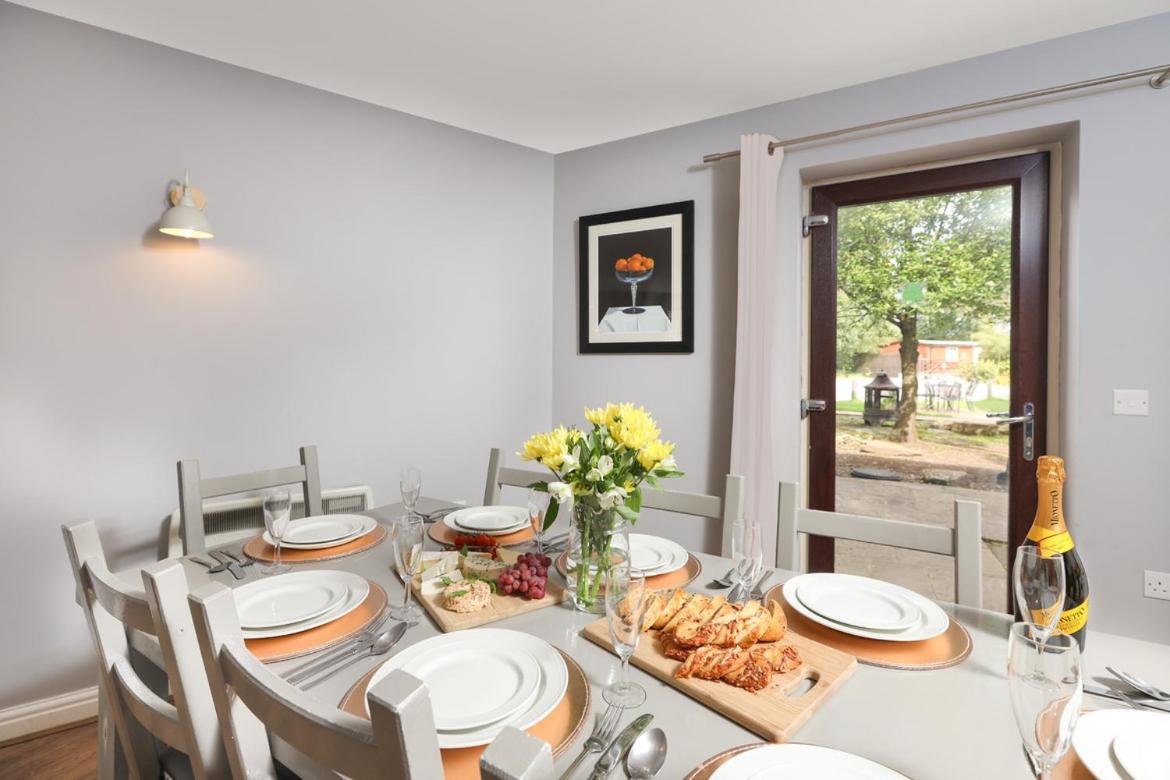 Hopton Cottage - Darwin Lake Holiday Village Матлок Экстерьер фото